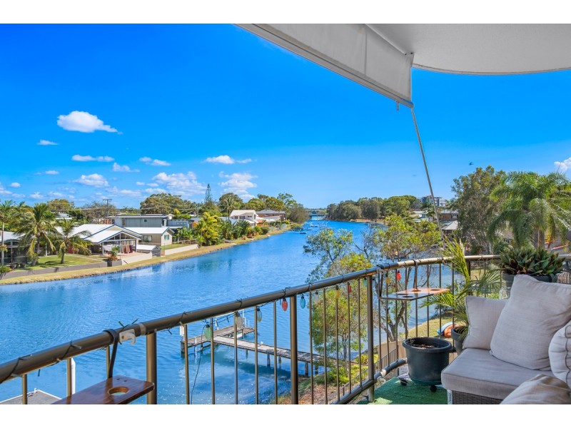 4/4 Broadmeadows Road, Maroochydore QLD 4558