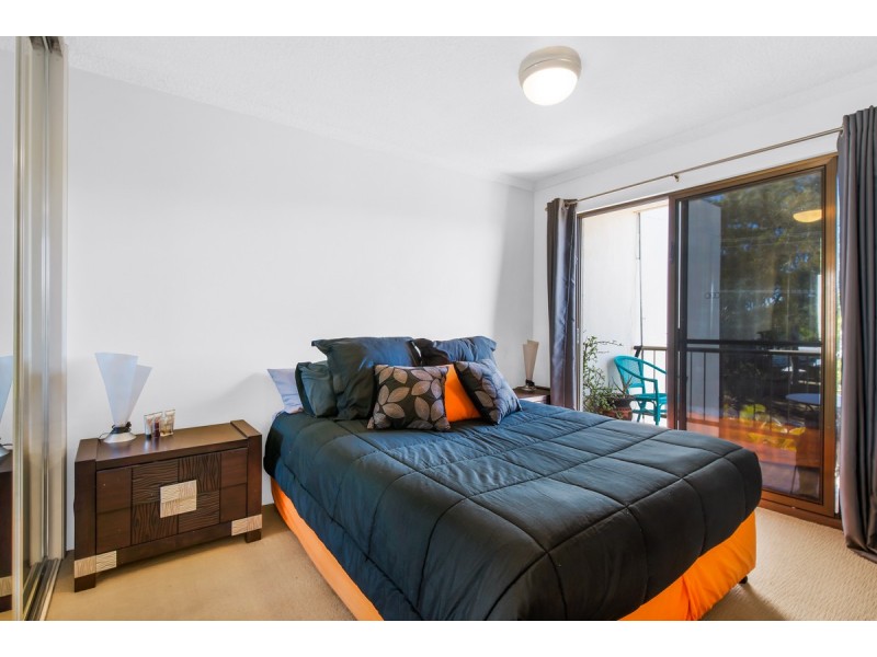 4/4 Broadmeadows Road, Maroochydore QLD 4558