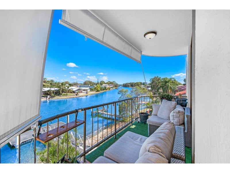 4/4 Broadmeadows Road, Maroochydore QLD 4558