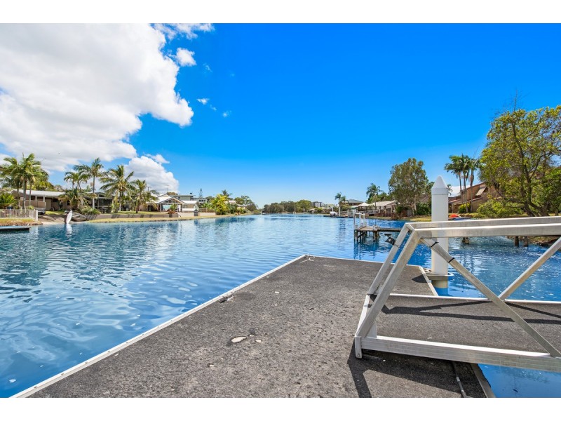 4/4 Broadmeadows Road, Maroochydore QLD 4558