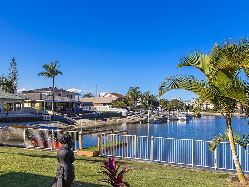 32 Amarina Avenue, Mooloolaba QLD 4557