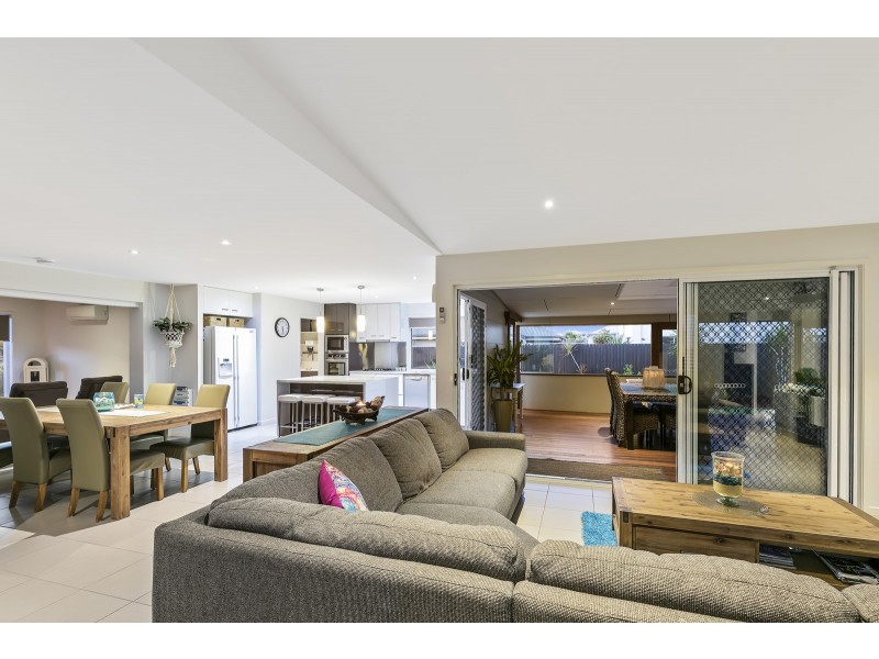 31 Mackerel Street, Mountain Creek QLD 4557