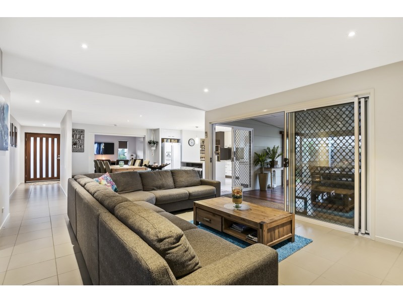 31 Mackerel Street, Mountain Creek QLD 4557