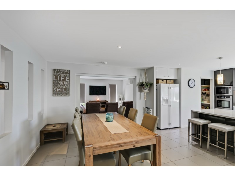 31 Mackerel Street, Mountain Creek QLD 4557