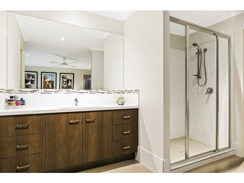 31 Mackerel Street, Mountain Creek QLD 4557