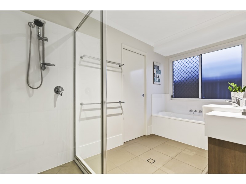 31 Mackerel Street, Mountain Creek QLD 4557
