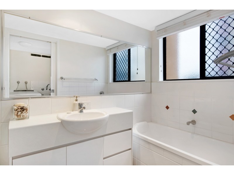 7/24 Picnic Point Esplanade, Maroochydore QLD 4558