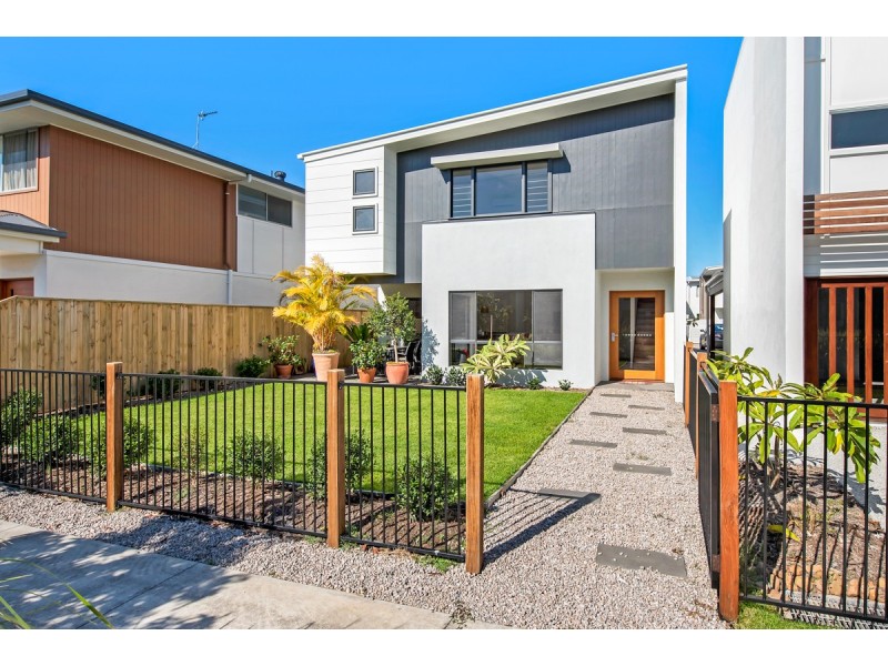 18 Almaden Lane, Maroochydore QLD 4558