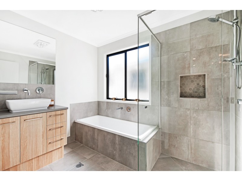 18 Almaden Lane, Maroochydore QLD 4558