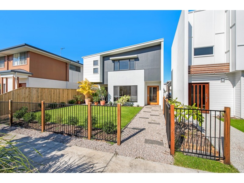 18 Almaden Lane, Maroochydore QLD 4558
