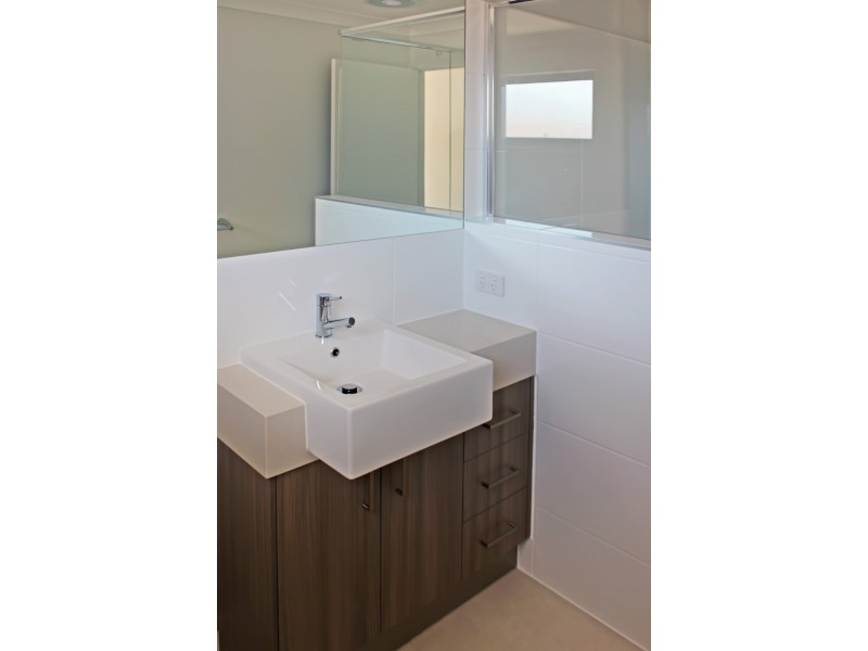 154 Sunshine Cove Way, Maroochydore QLD 4558