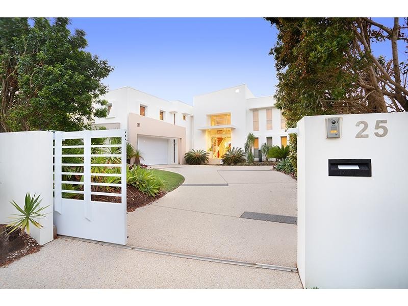 25 Mooloolah Island, Minyama QLD 4575