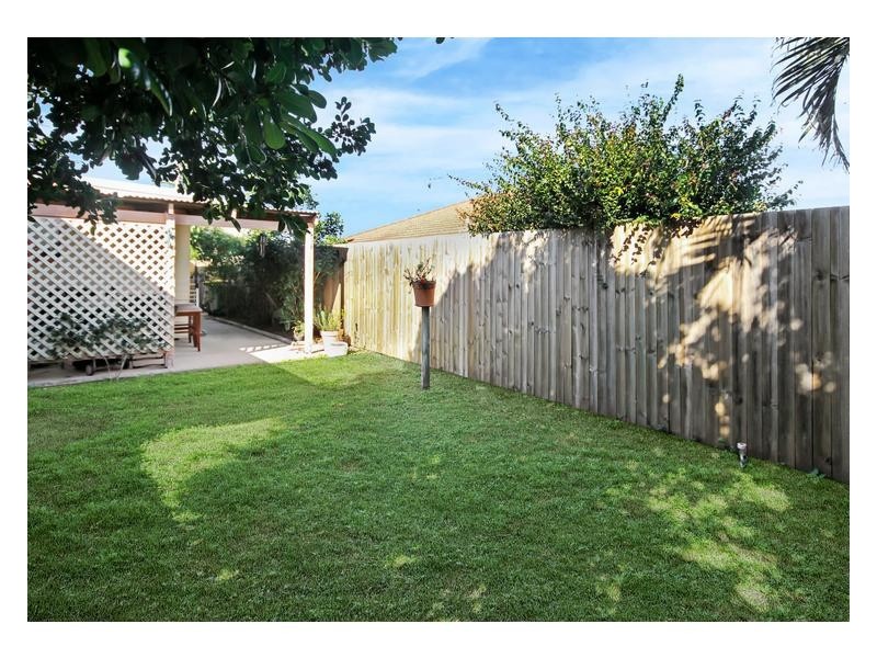 1/36 Lapoinya Crescent, Warana QLD 4575