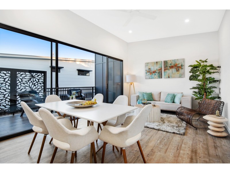 2/23  Ridge Road, Maroochydore QLD 4558