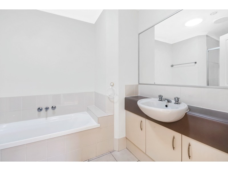 1/1 Teak Court, Mountain Creek QLD 4557