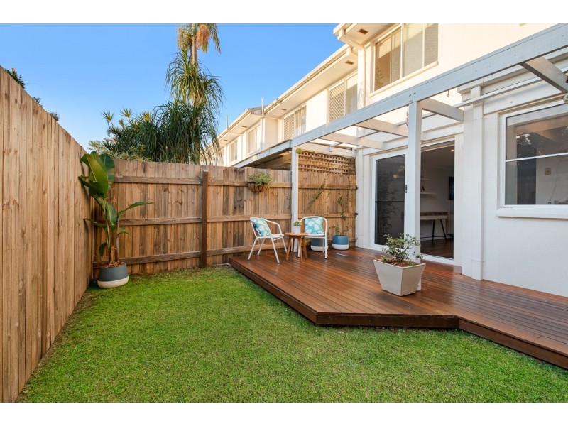 2/51 Kowonga Street, Pacific Paradise QLD 4564