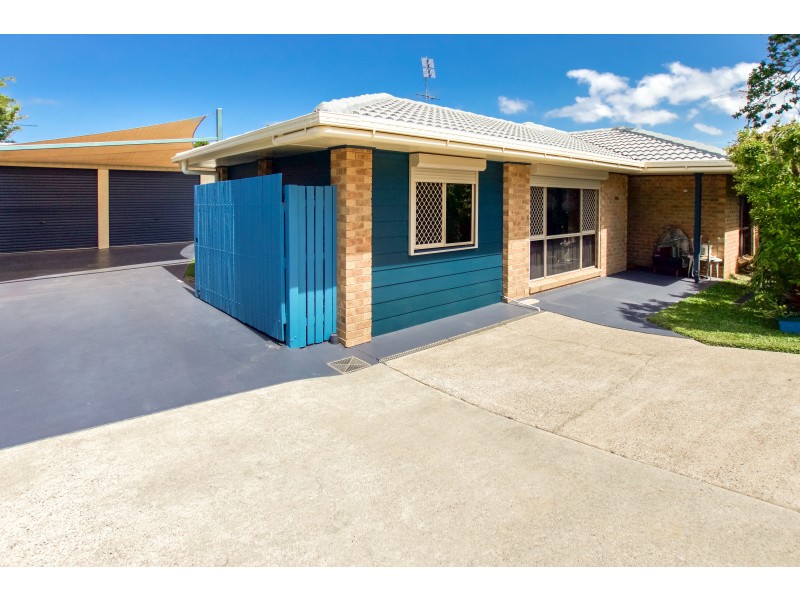 21 Hilltop Crescent, Maroochydore QLD 4558