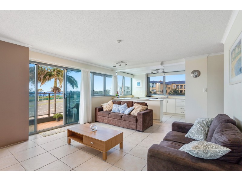 4/4  Aerodrome Road, Maroochydore QLD 4558