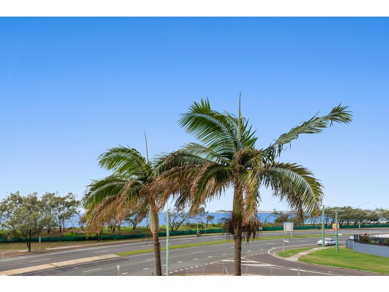 4/4  Aerodrome Road, Maroochydore QLD 4558