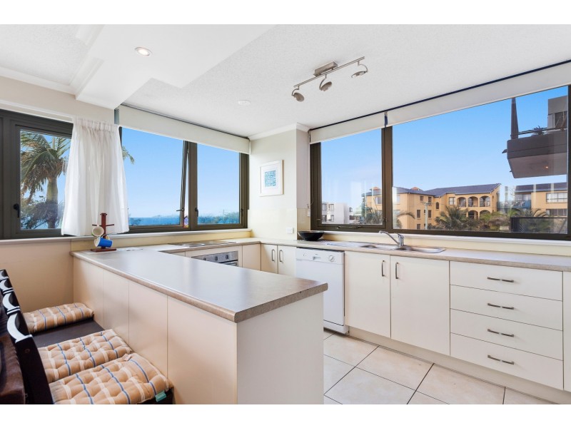 4/4  Aerodrome Road, Maroochydore QLD 4558