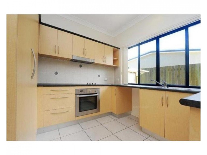 2/236 Broadwater Avenue, Maroochydore QLD 4558