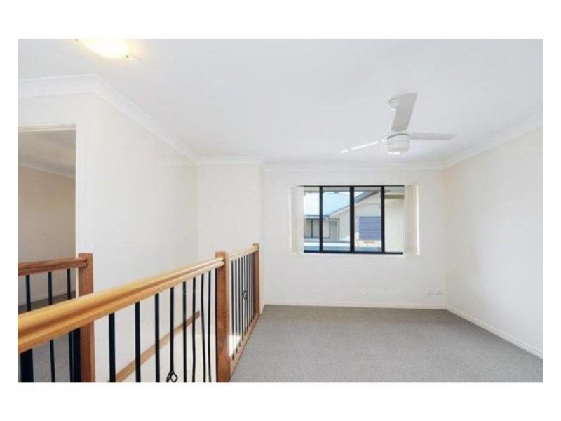 2/236 Broadwater Avenue, Maroochydore QLD 4558