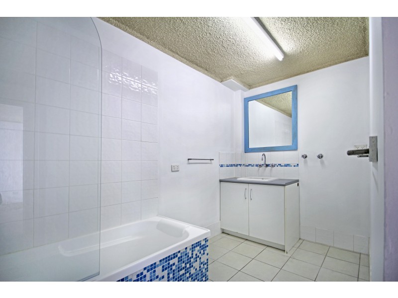 6/18  William Street, Alexandra Headland QLD 4572