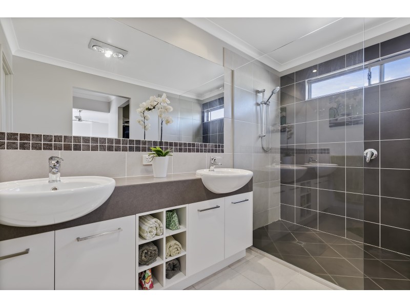 27 Pepper Tree Circuit, Maroochydore QLD 4558