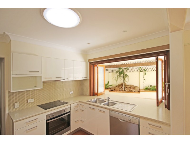 8 Monks Crescent, Buderim QLD 4556