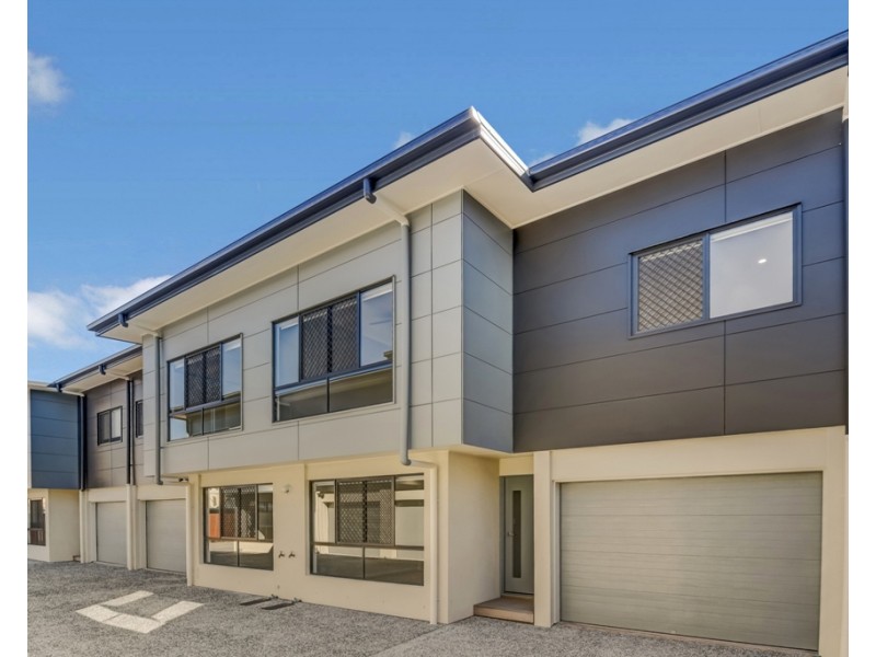 87 Duporth Avenue, Maroochydore QLD 4558