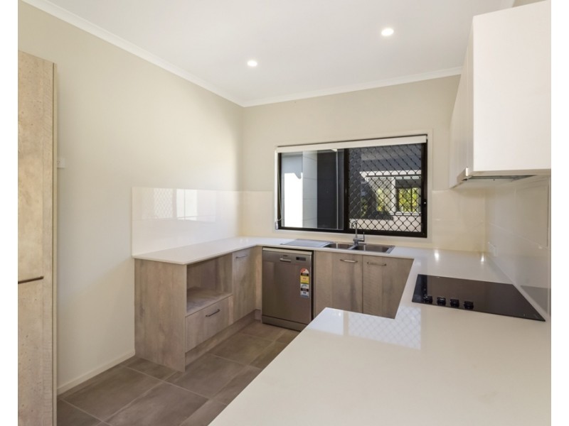 87 Duporth Avenue, Maroochydore QLD 4558