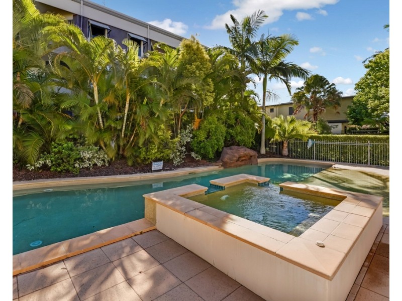 87 Duporth Avenue, Maroochydore QLD 4558