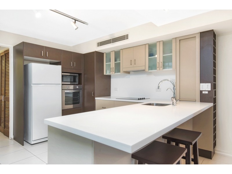 2/52 Alexandra Parade, Maroochydore QLD 4558