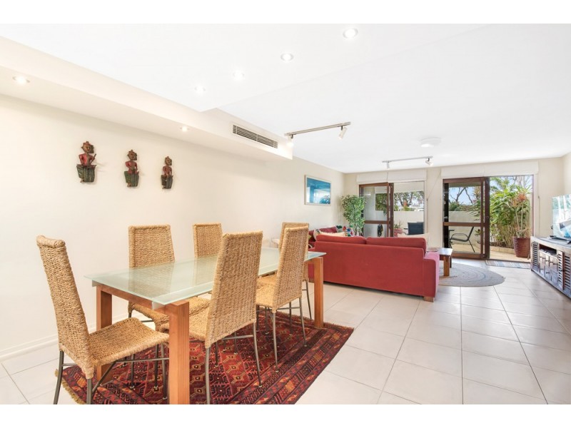 2/52 Alexandra Parade, Maroochydore QLD 4558