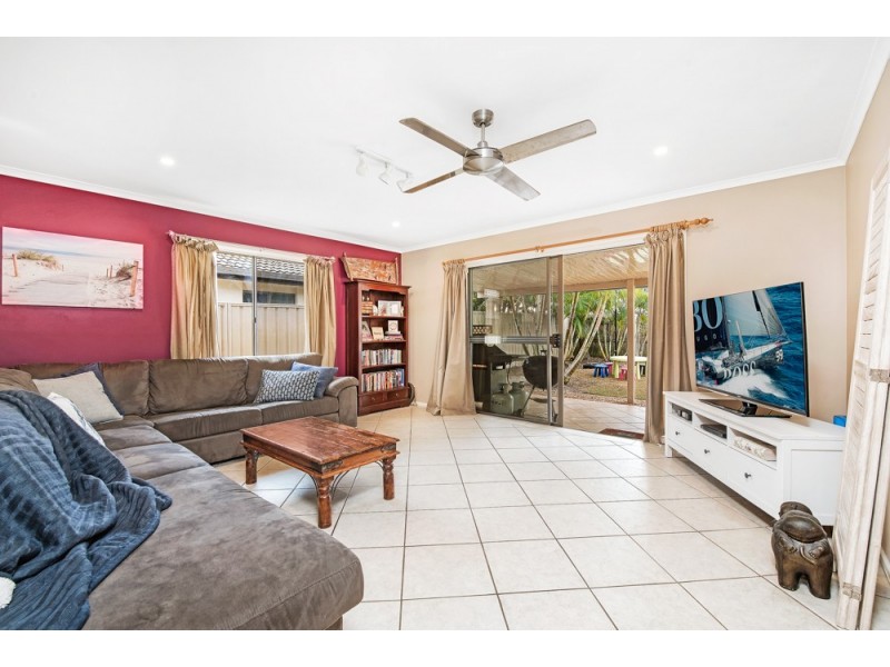 138 Goonawarra Drive, Mooloolaba QLD 4557