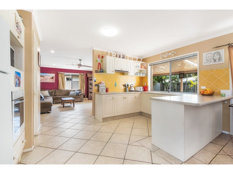 138 Goonawarra Drive, Mooloolaba QLD 4557