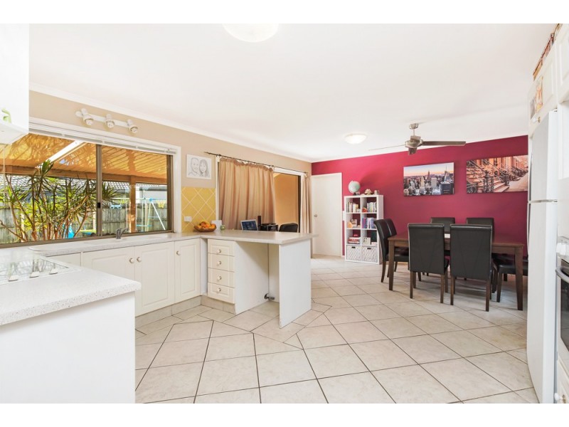 138 Goonawarra Drive, Mooloolaba QLD 4557