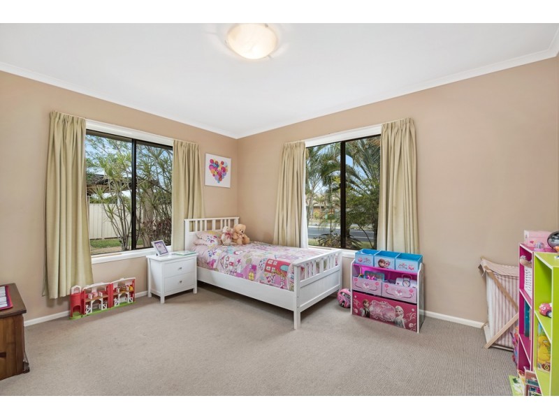 138 Goonawarra Drive, Mooloolaba QLD 4557