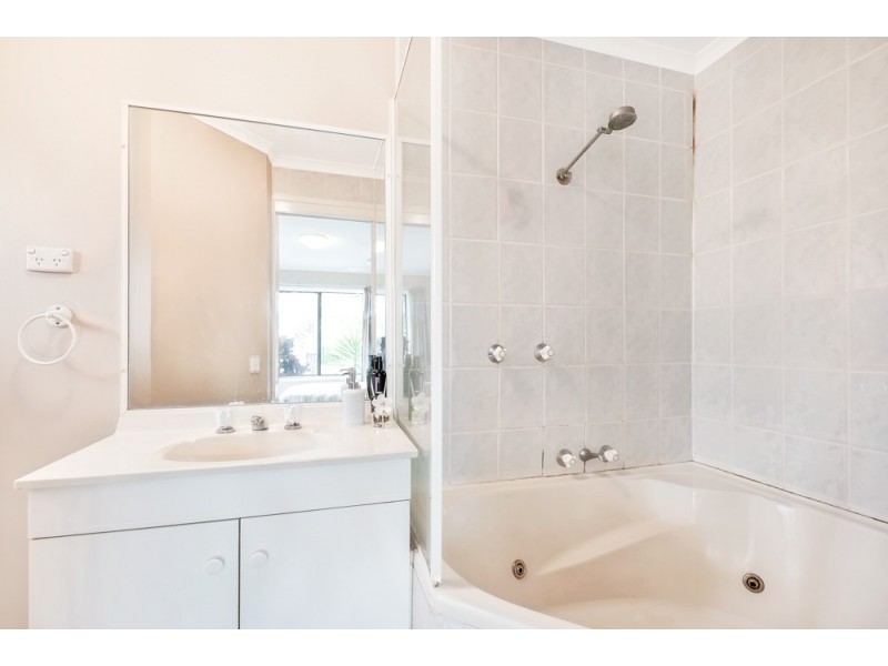 138 Goonawarra Drive, Mooloolaba QLD 4557