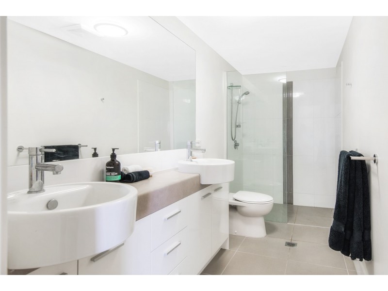 135/21 Innovation Parkway, Birtinya QLD 4575