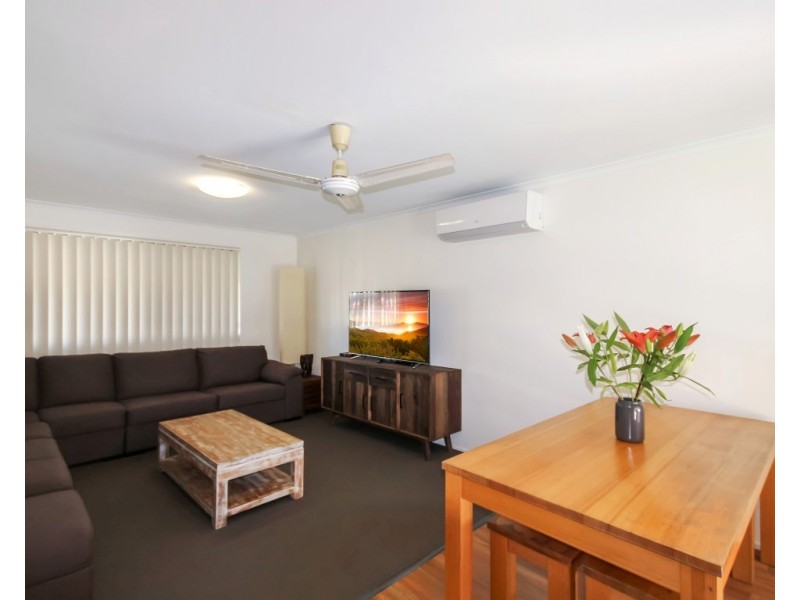 18 Ilaroo Crescent, Warana QLD 4575