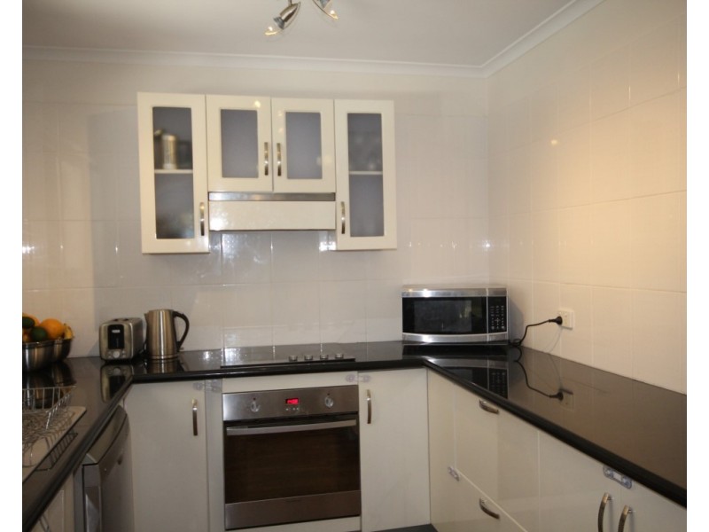 18 Ilaroo Crescent, Warana QLD 4575