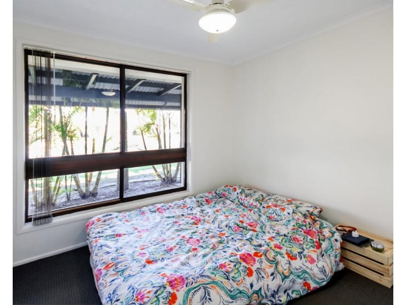 18 Ilaroo Crescent, Warana QLD 4575