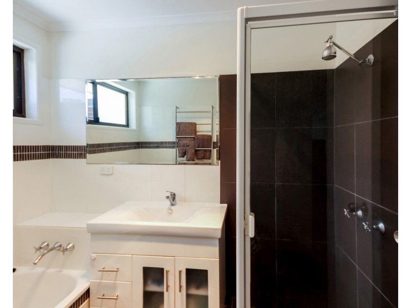 18 Ilaroo Crescent, Warana QLD 4575