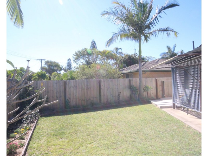 18 Ilaroo Crescent, Warana QLD 4575