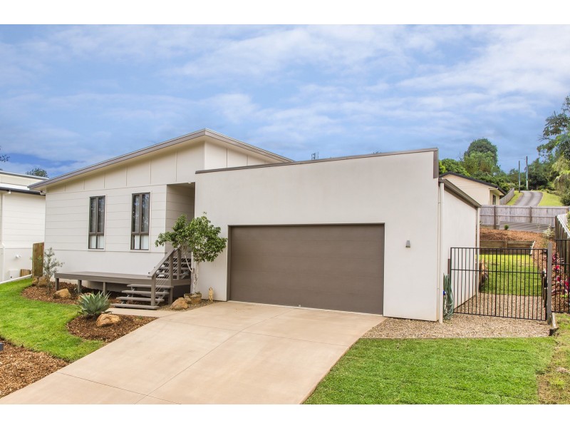 12  Sweet Water Street, Woombye QLD 4559