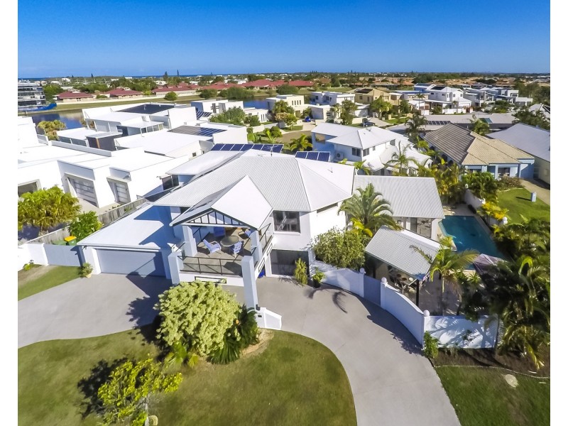 16 St Lucia Crescent, Parrearra QLD 4575