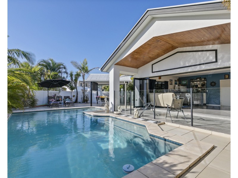 16 St Lucia Crescent, Parrearra QLD 4575