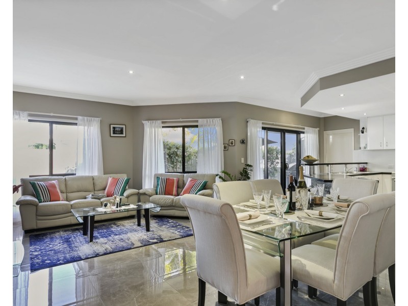 16 St Lucia Crescent, Parrearra QLD 4575