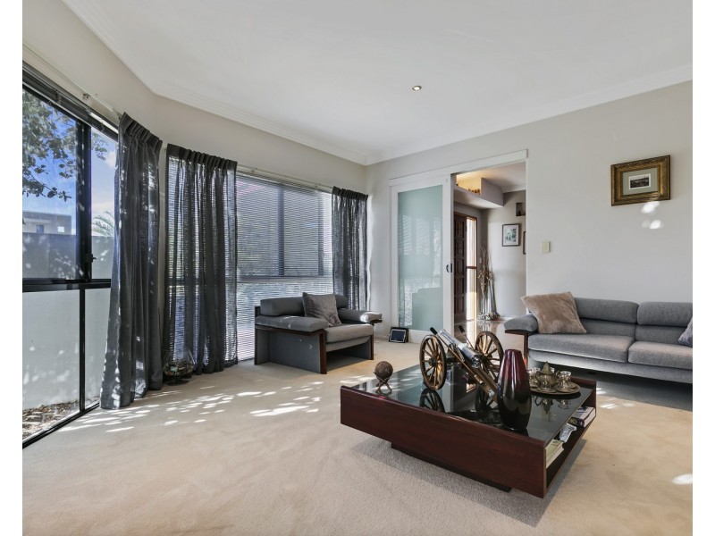 16 St Lucia Crescent, Parrearra QLD 4575